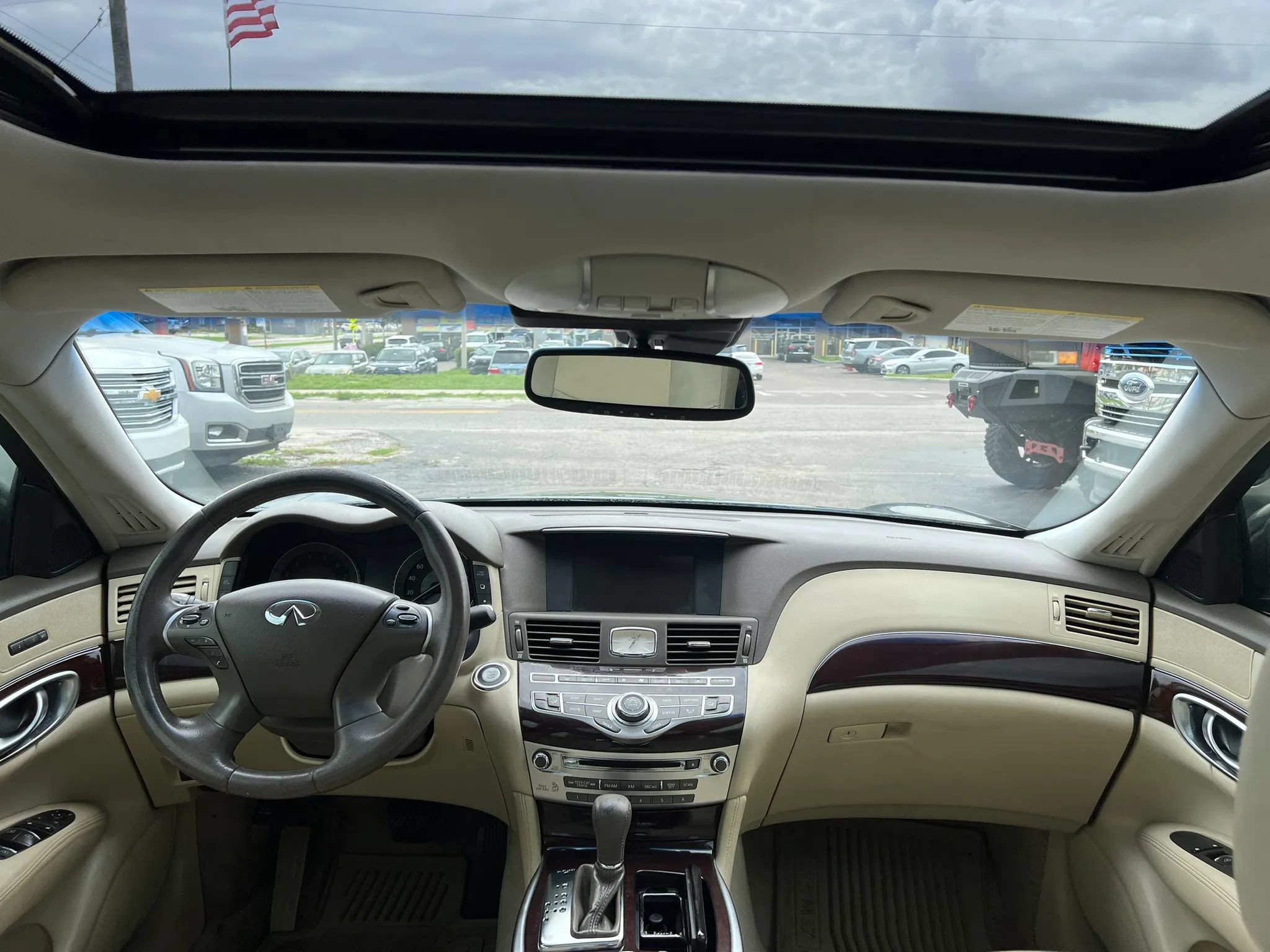 Used 2012 INFINITI M37 w/ Premium Pkg RWD image 11
