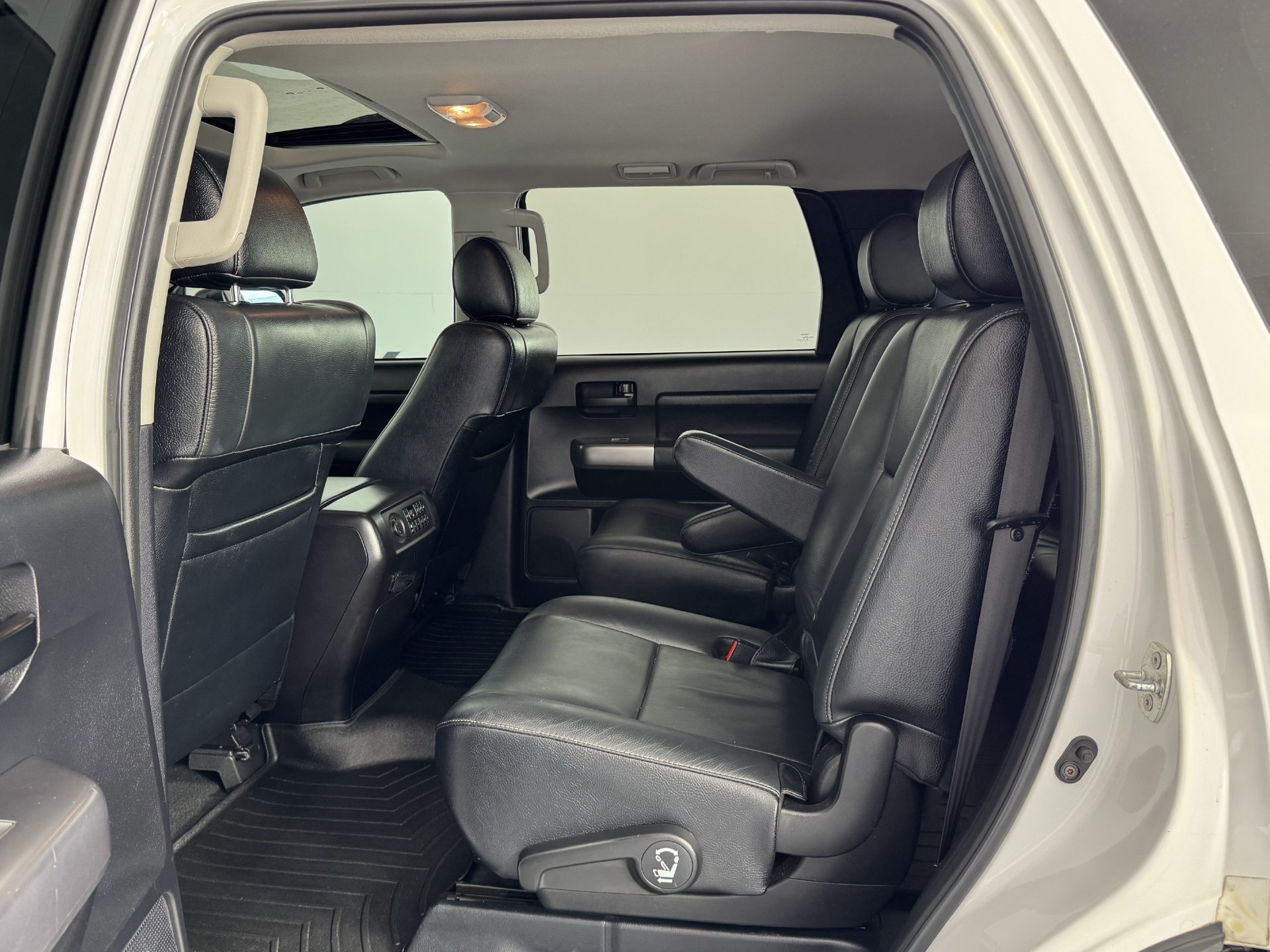 Used 2019 Toyota Sequoia TRD Sport w/ TRD Sport Premium Package RWD image 15