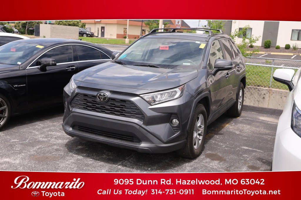Used 2020 Toyota RAV4 XLE w/ Convenience Package FWD image 1