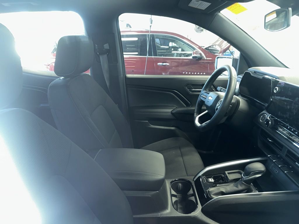 Used 2023 Chevrolet Colorado LT w/ LT Convenience Package III image 3