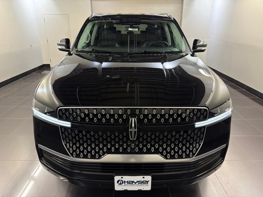 New 2026 Lincoln Navigator Premiere AWD/4WD image 2