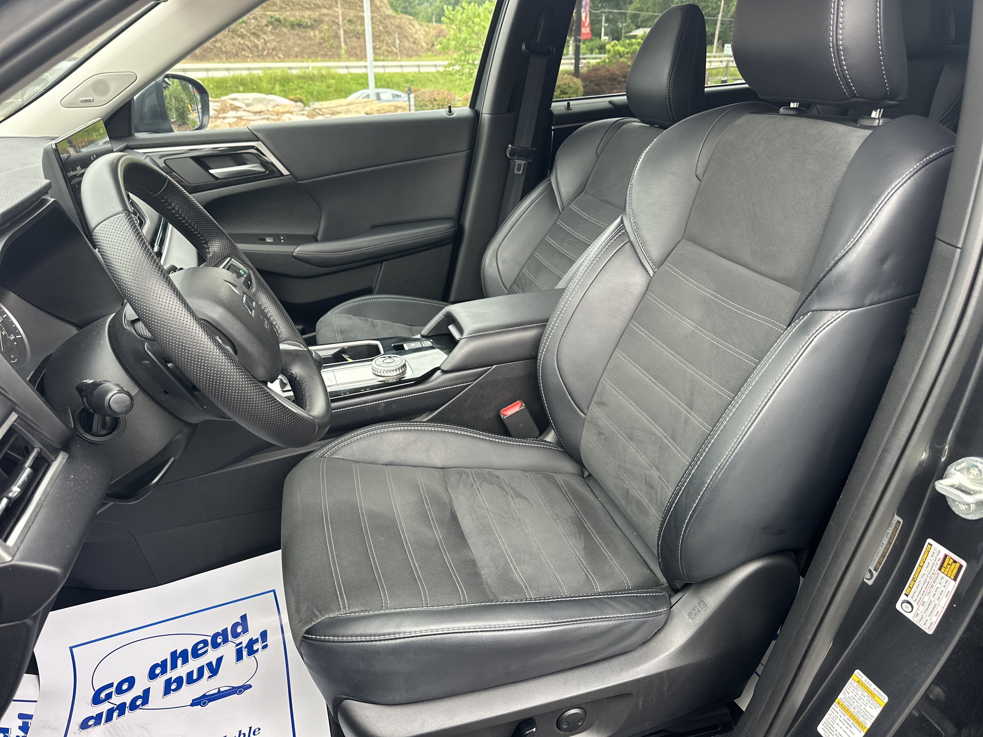 Used 2025 Mitsubishi Outlander SE AWD/4WD image 22