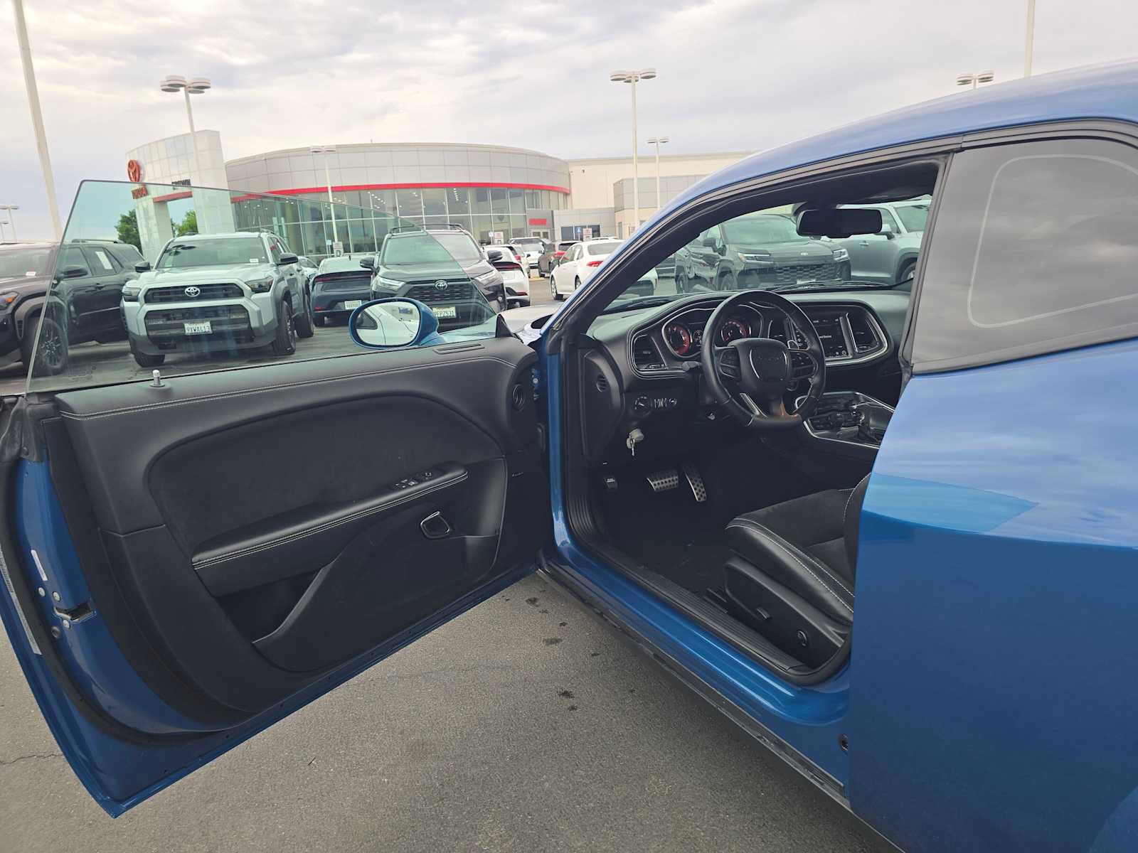 Used 2020 Dodge Challenger SRT Hellcat RWD image 16