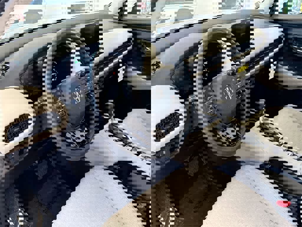 Certified 2025 Honda HR-V LX image 10