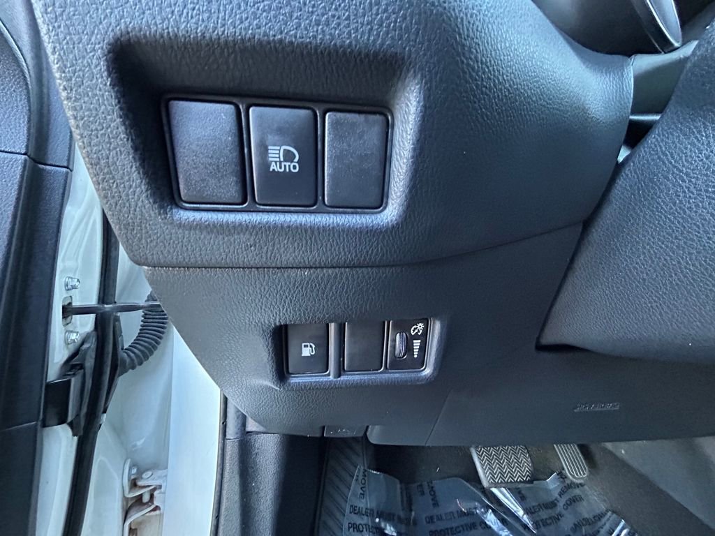 Used 2019 Toyota C-HR LE image 18