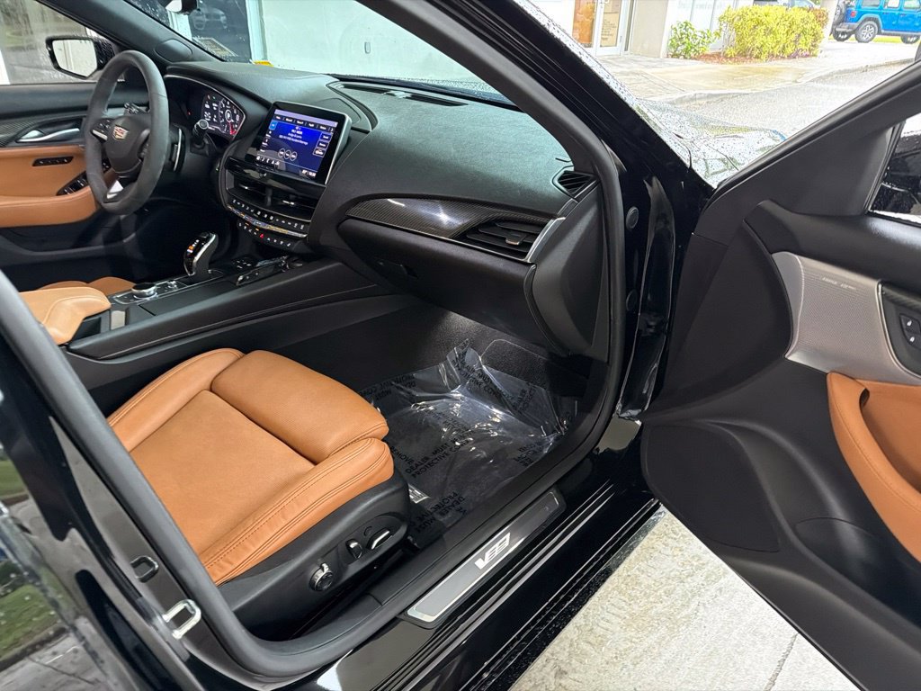 Used 2023 Cadillac CT5 V w/ Platinum Package RWD image 34