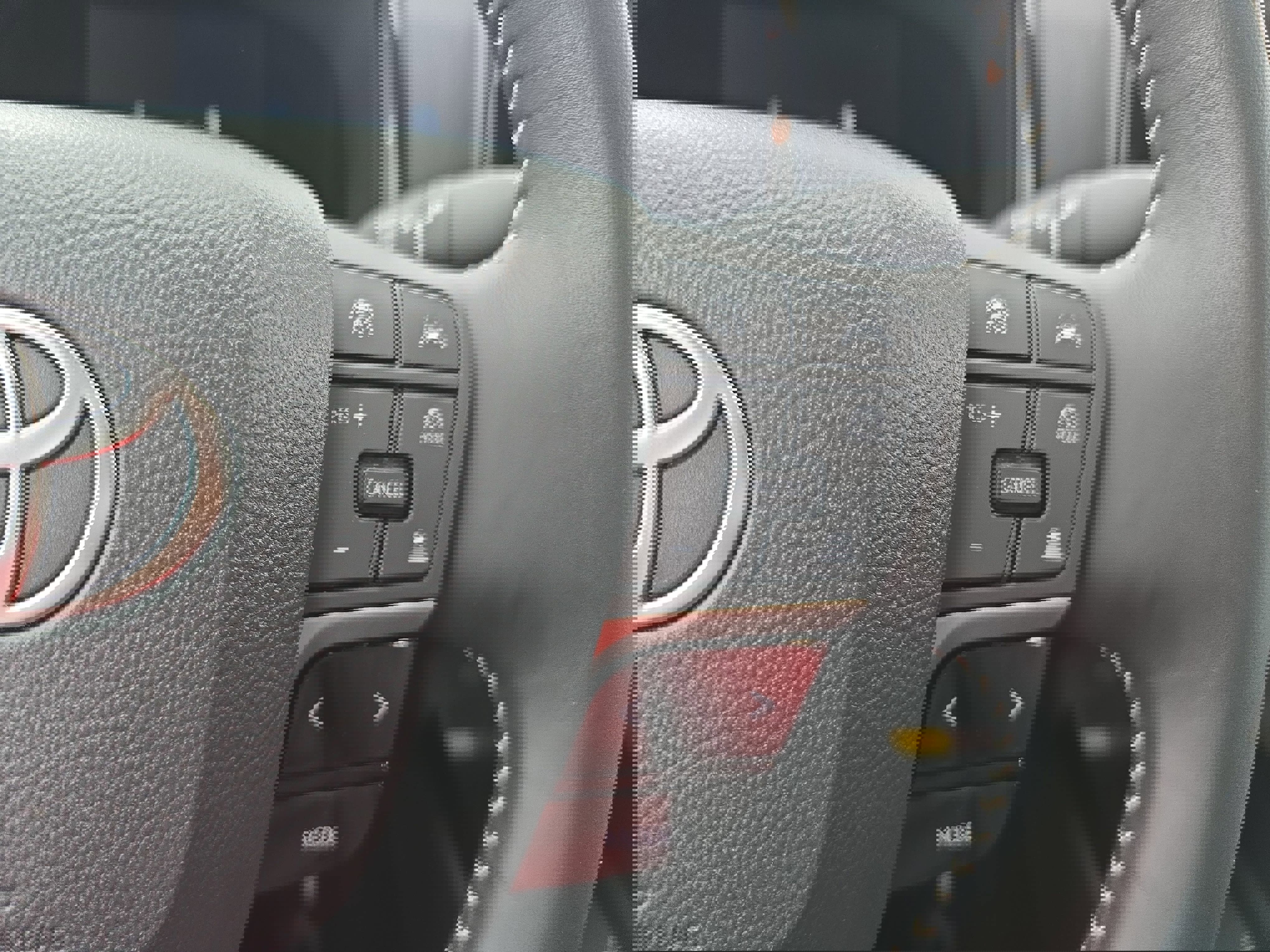 Used 2025 Toyota Camry SE w/ Convenience Package FWD image 17