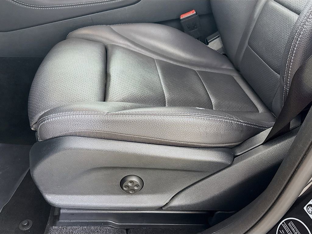 Used 2020 Mercedes-Benz GLC 300 4MATIC image 24