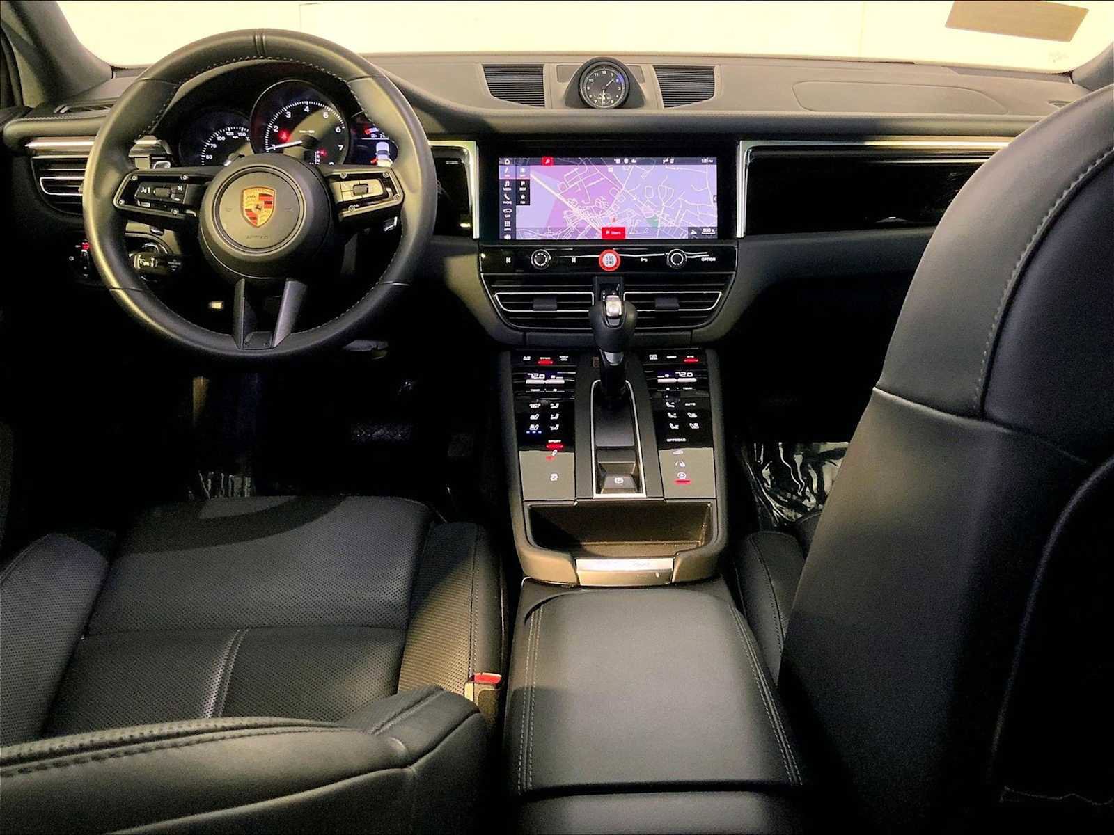 Certified 2023 Porsche Macan image 14