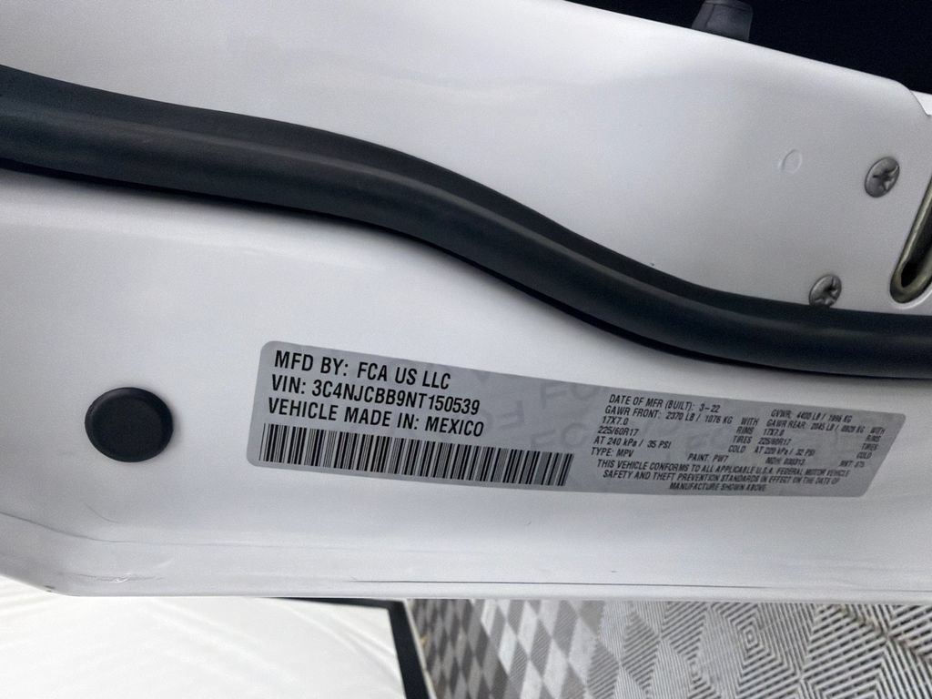 Used 2022 Jeep Compass Latitude FWD image 31