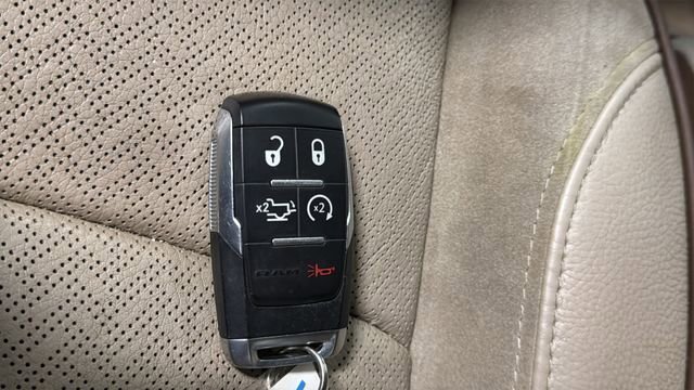 Used 2022 RAM 3500 Laramie AWD/4WD image 19