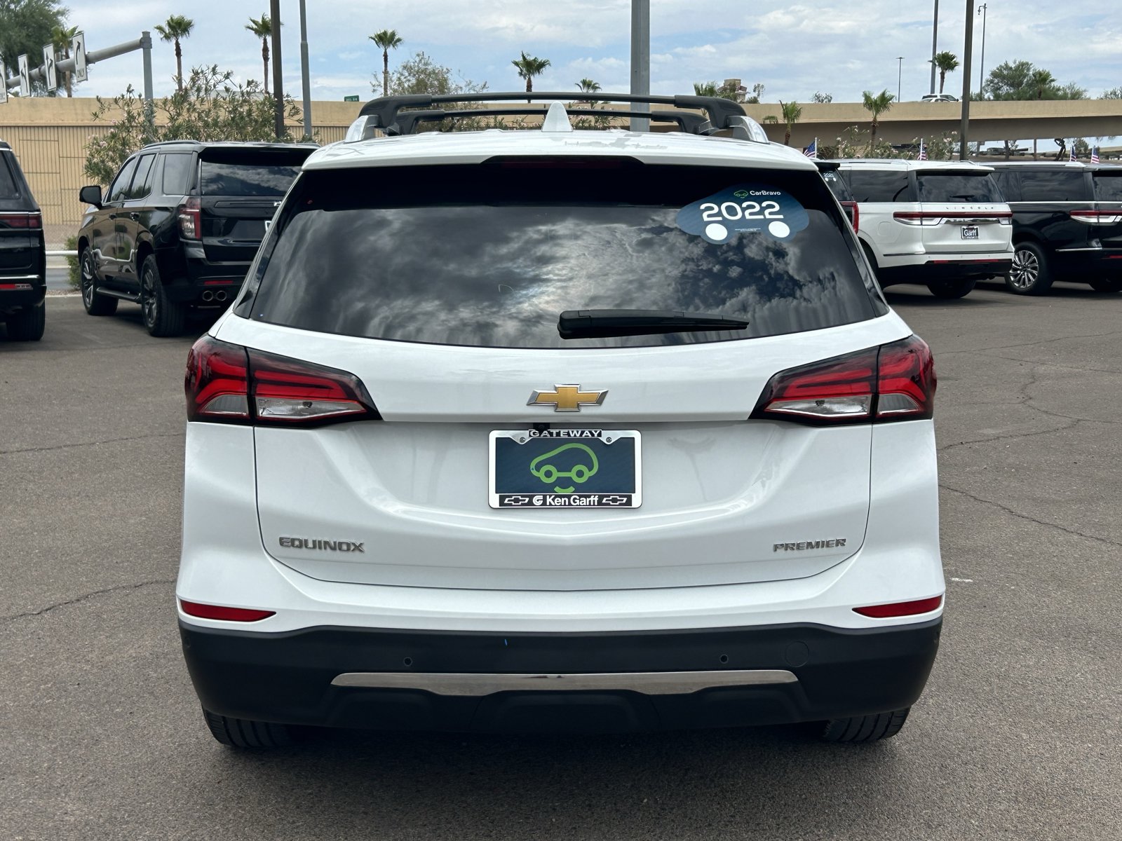 Used 2022 Chevrolet Equinox Premier FWD image 4
