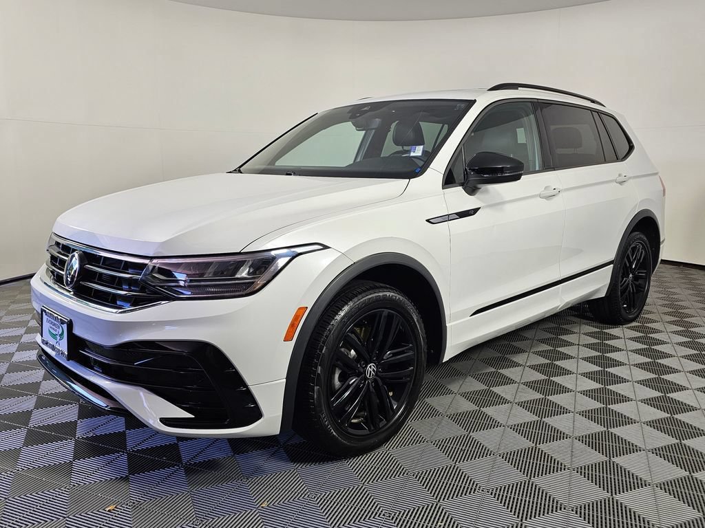 Used 2022 Volkswagen Tiguan SE R-Line AWD/4WD image 3