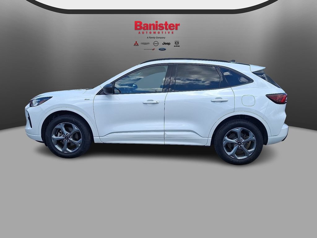 Used 2023 Ford Escape ST-Line AWD/4WD image 7
