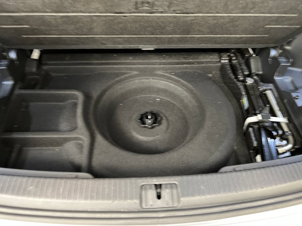Used 2025 Volkswagen Atlas SE FWD image 45