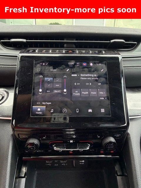 Used 2023 Jeep Grand Cherokee Laredo w/ Luxury Tech Group I image 7