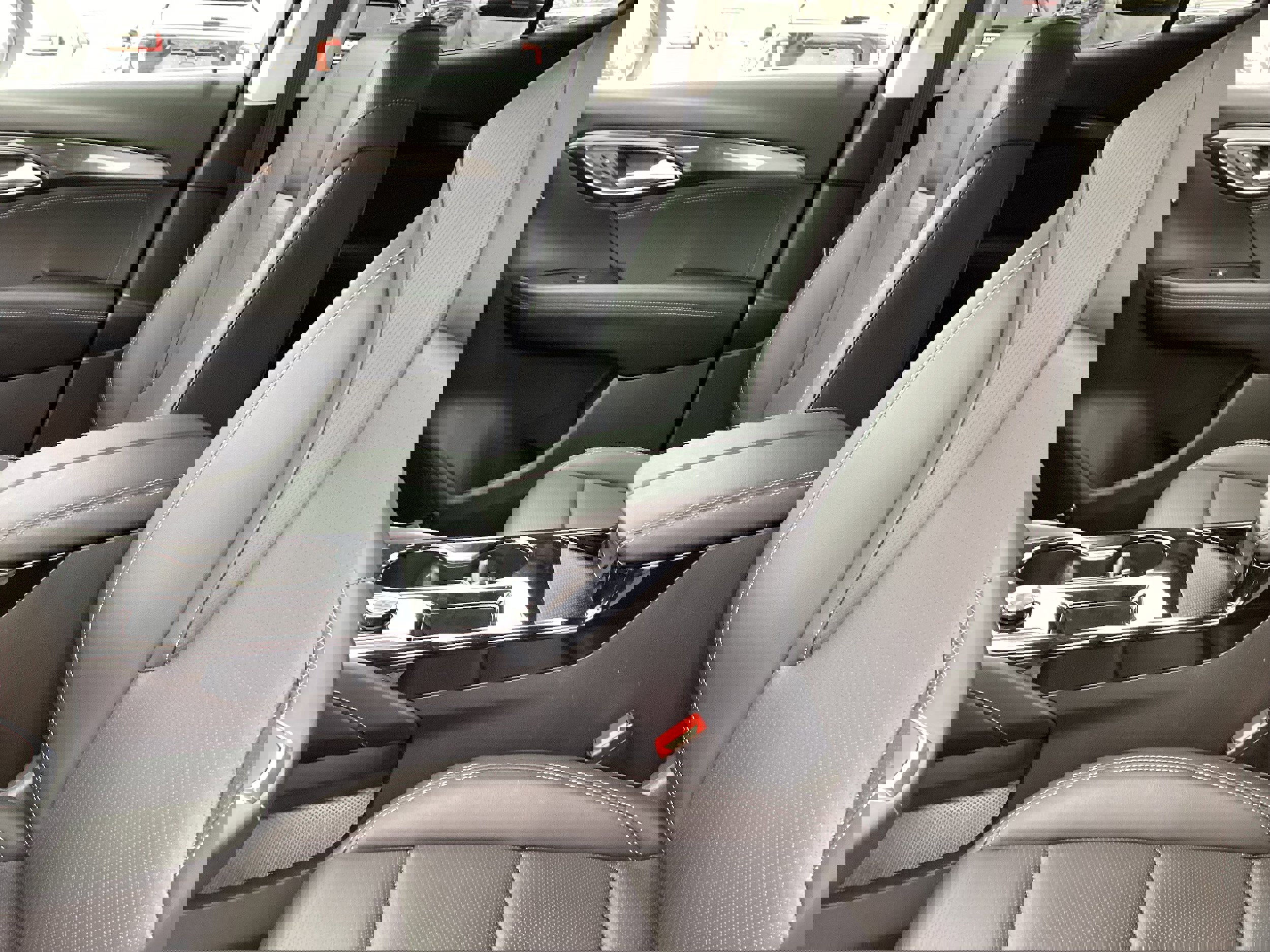 Used 2025 Buick Envision Preferred image 12