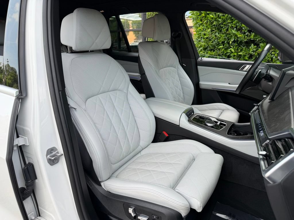 Used 2025 BMW X5 xDrive40i AWD/4WD image 35