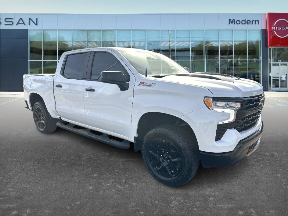 Used 2025 Chevrolet Silverado 1500 LT Trail Boss w/ Convenience Package II image 3