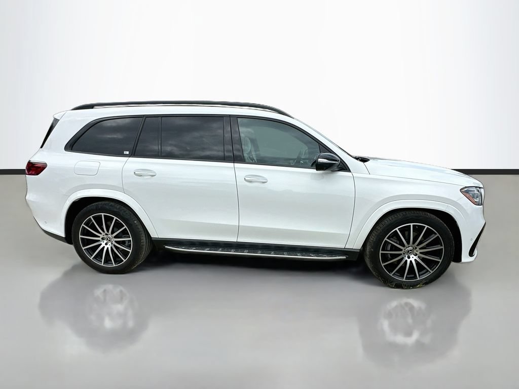Used 2026 Mercedes-Benz GLS 580 4MATIC image 4
