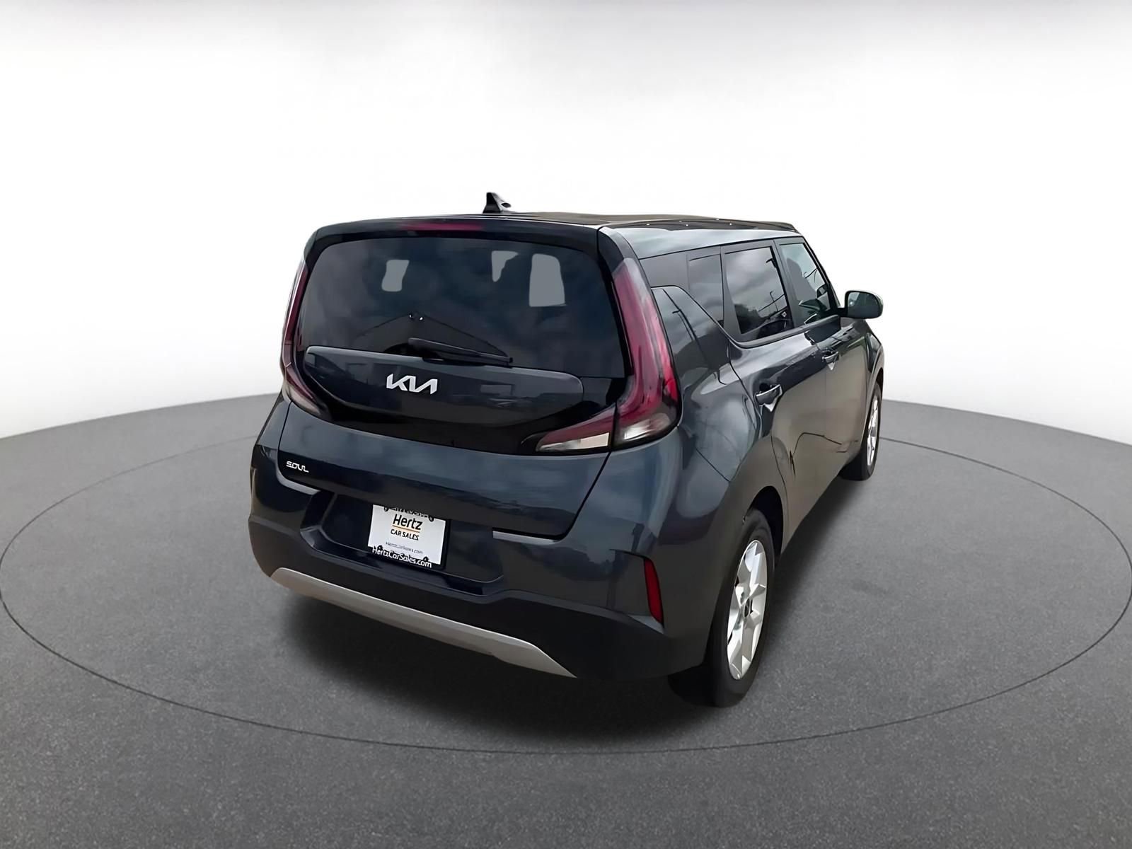 Used 2025 Kia Soul LX w/ LX Technology Package FWD image 14
