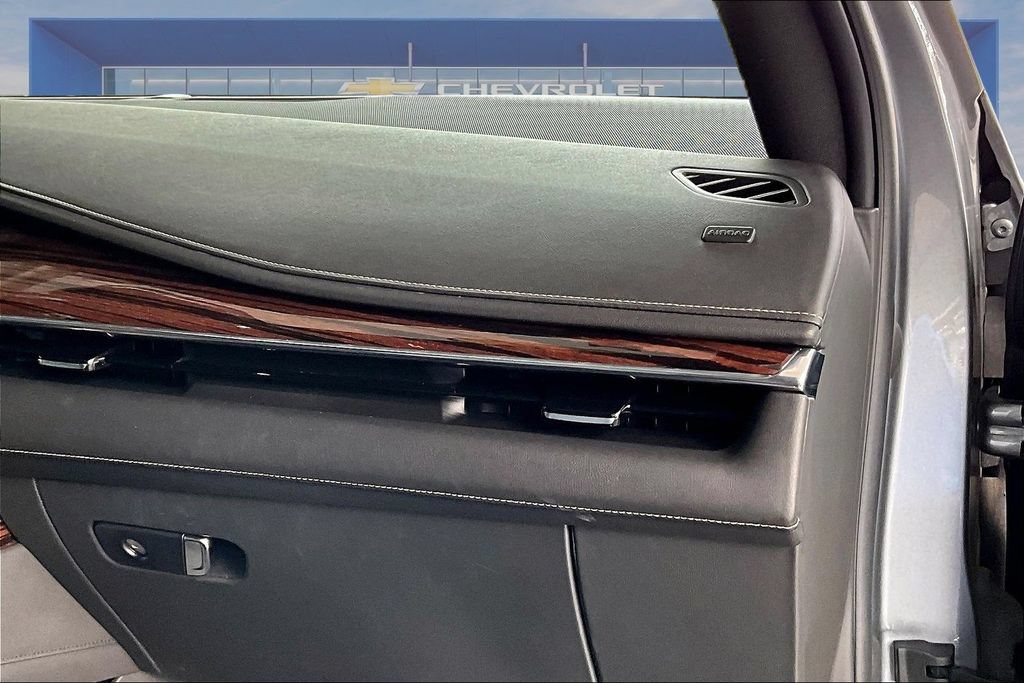 Used 2022 Cadillac Escalade Luxury AWD/4WD image 13
