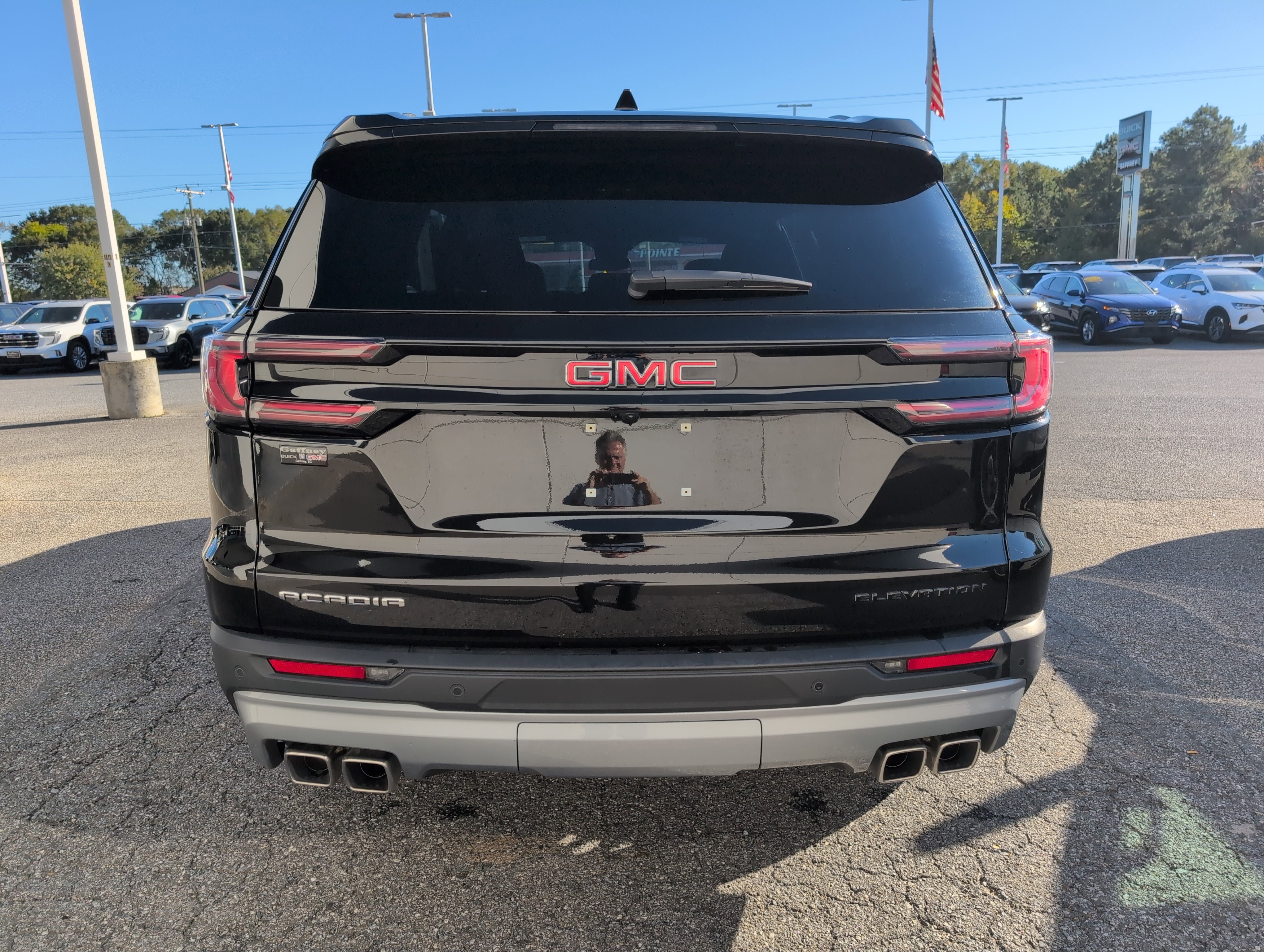 Used 2025 GMC Acadia Elevation image 6