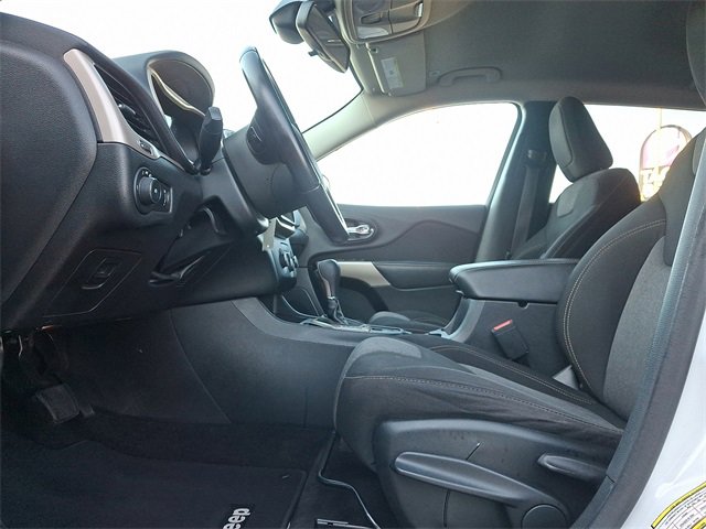 Used 2018 Jeep Cherokee Latitude w/ Altitude Package image 13