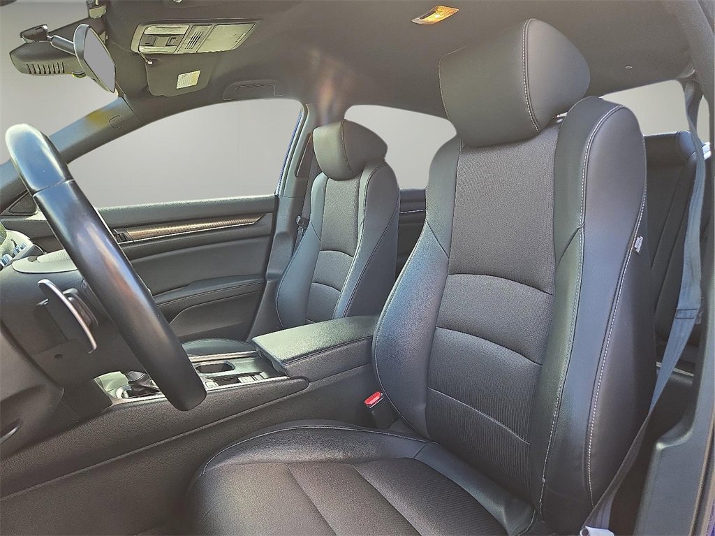 Used 2018 Honda Accord Sport image 14
