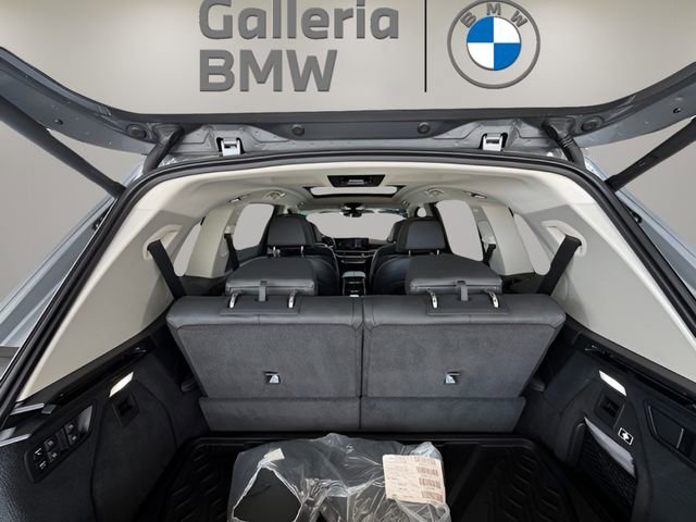 Used 2024 BMW X7 xDrive40i w/ Premium Package image 38