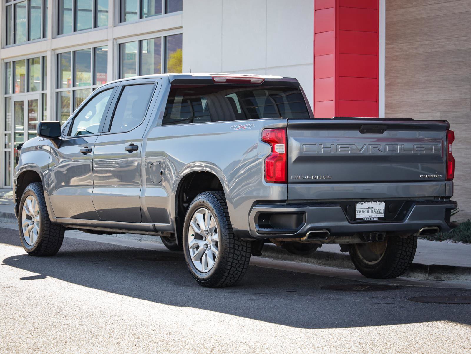 Used 2019 Chevrolet Silverado 1500 Custom w/ Custom Convenience Package AWD/4WD image 6