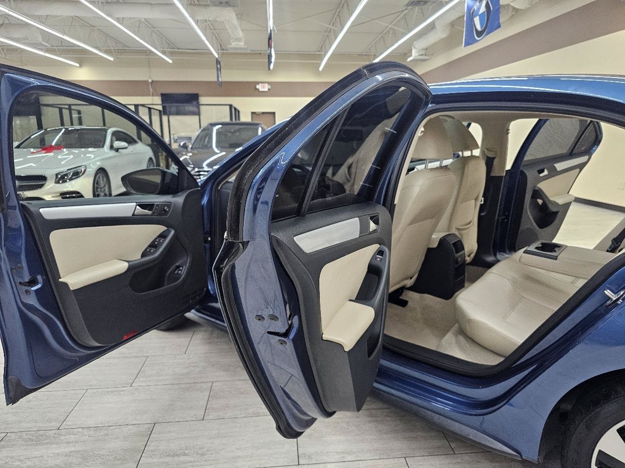 Used 2015 Volkswagen Jetta SEL Premium FWD image 14