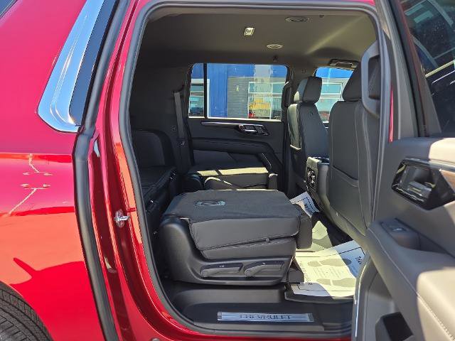 New 2026 Chevrolet Suburban LT image 19