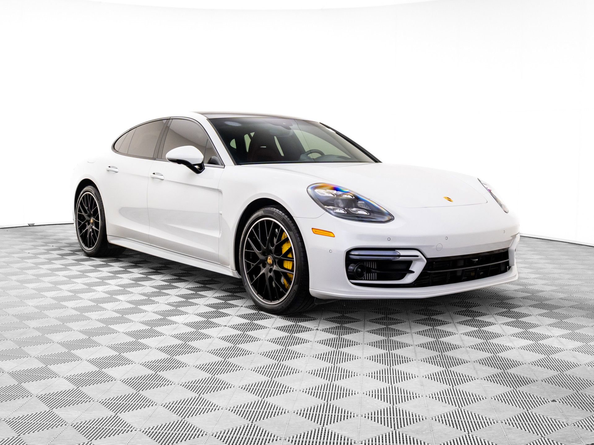 Certified 2023 Porsche Panamera Turbo S image 6