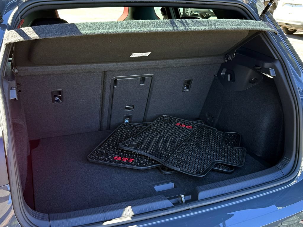 Used 2022 Volkswagen GTI Autobahn FWD image 12