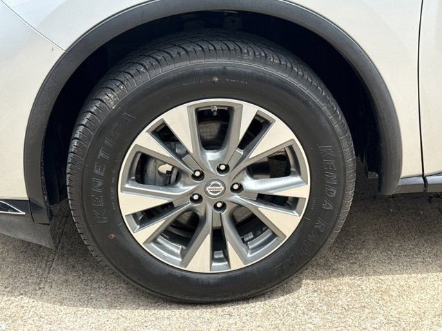 Used 2018 Nissan Murano SV AWD/4WD image 16
