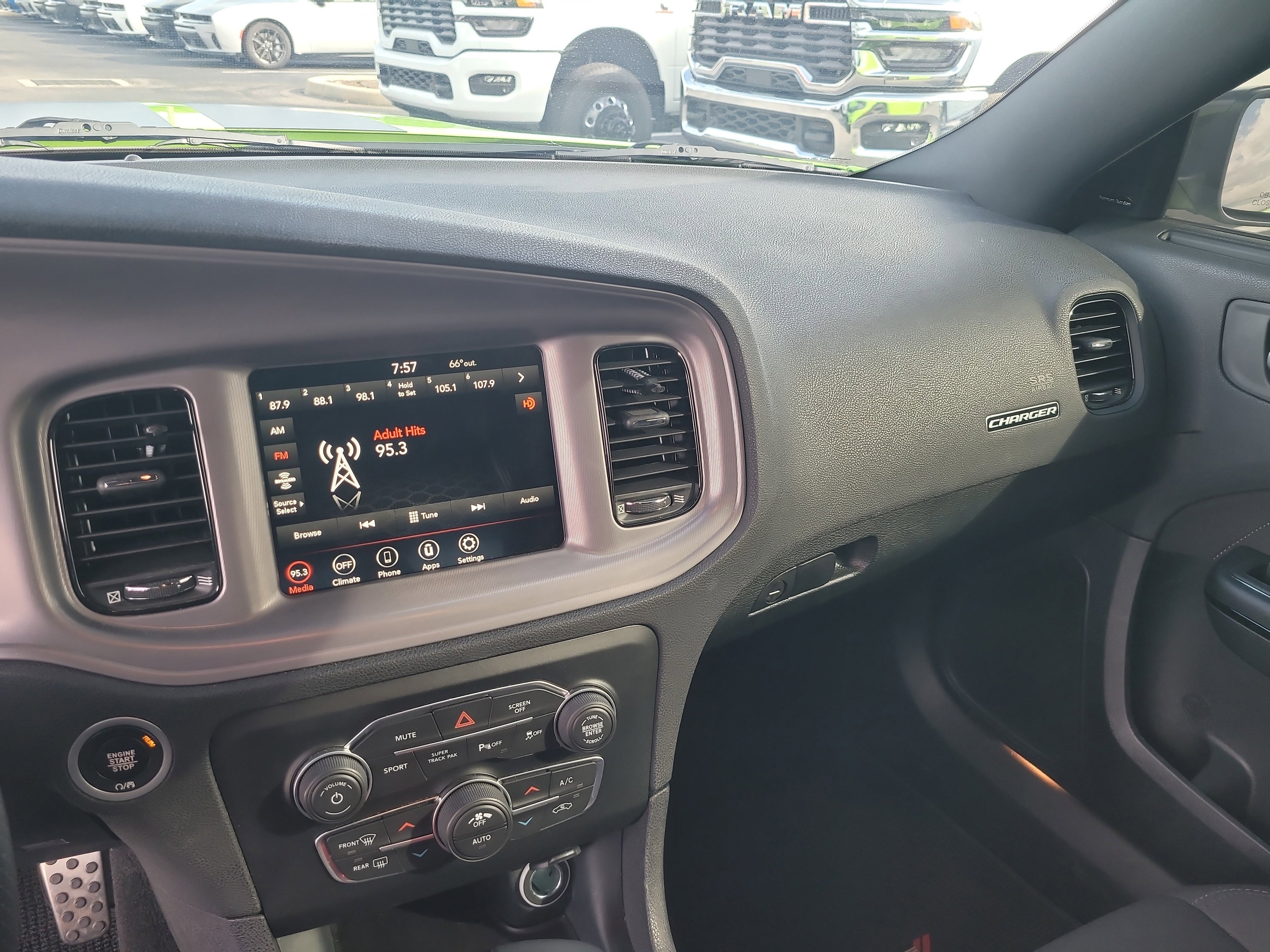 Used 2023 Dodge Charger R/T w/ Harman/Kardon Audio Group image 19