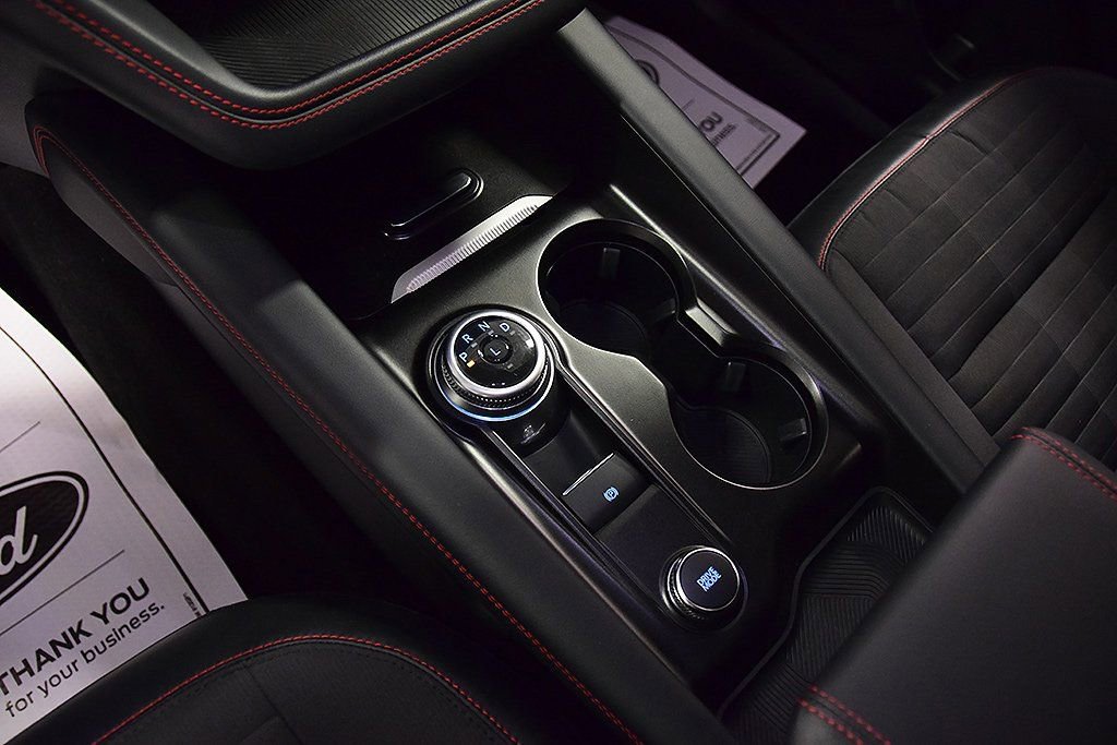 Used 2025 Ford Explorer ST-Line image 23