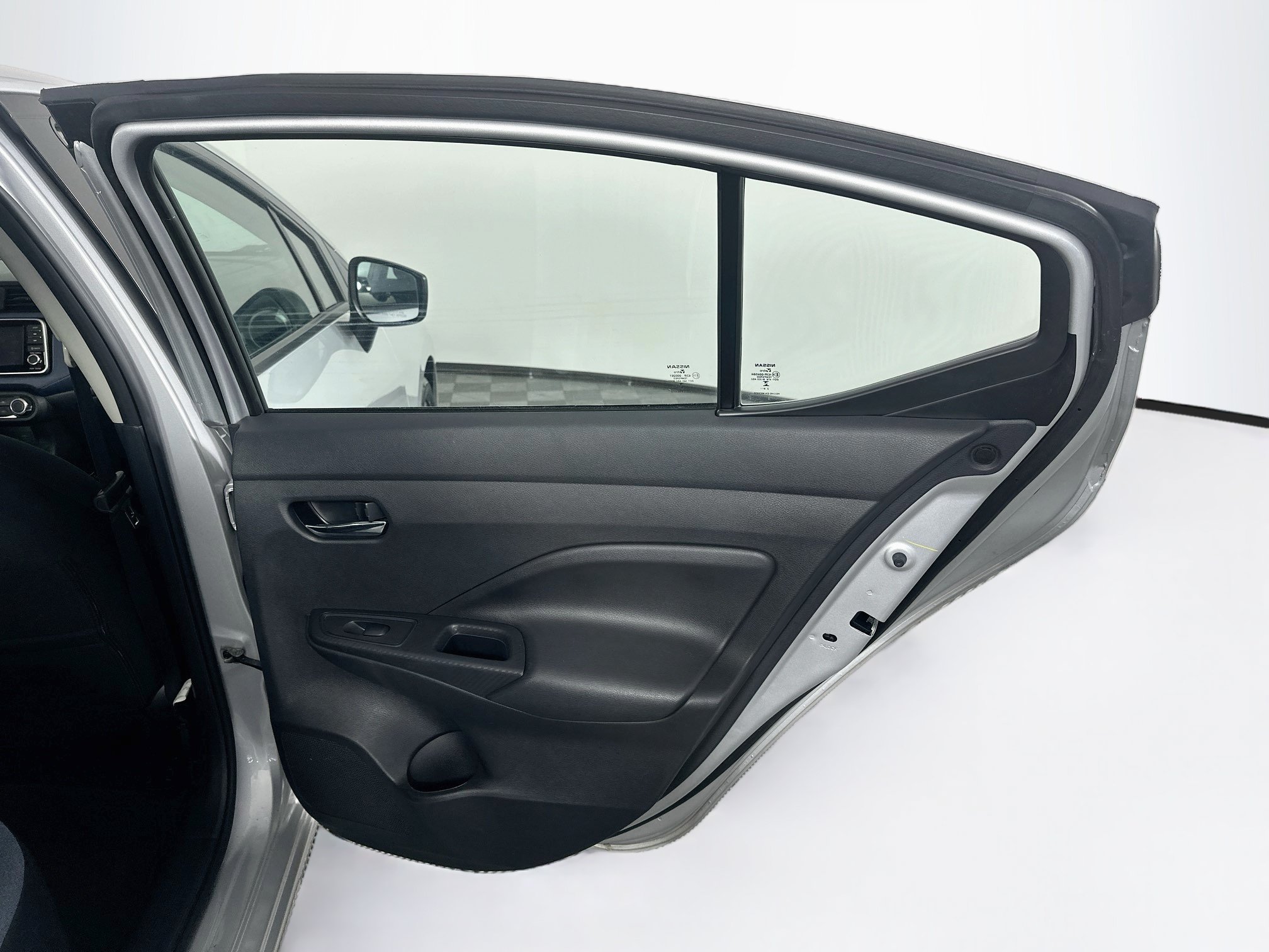 Used 2025 Nissan Versa SV FWD image 29