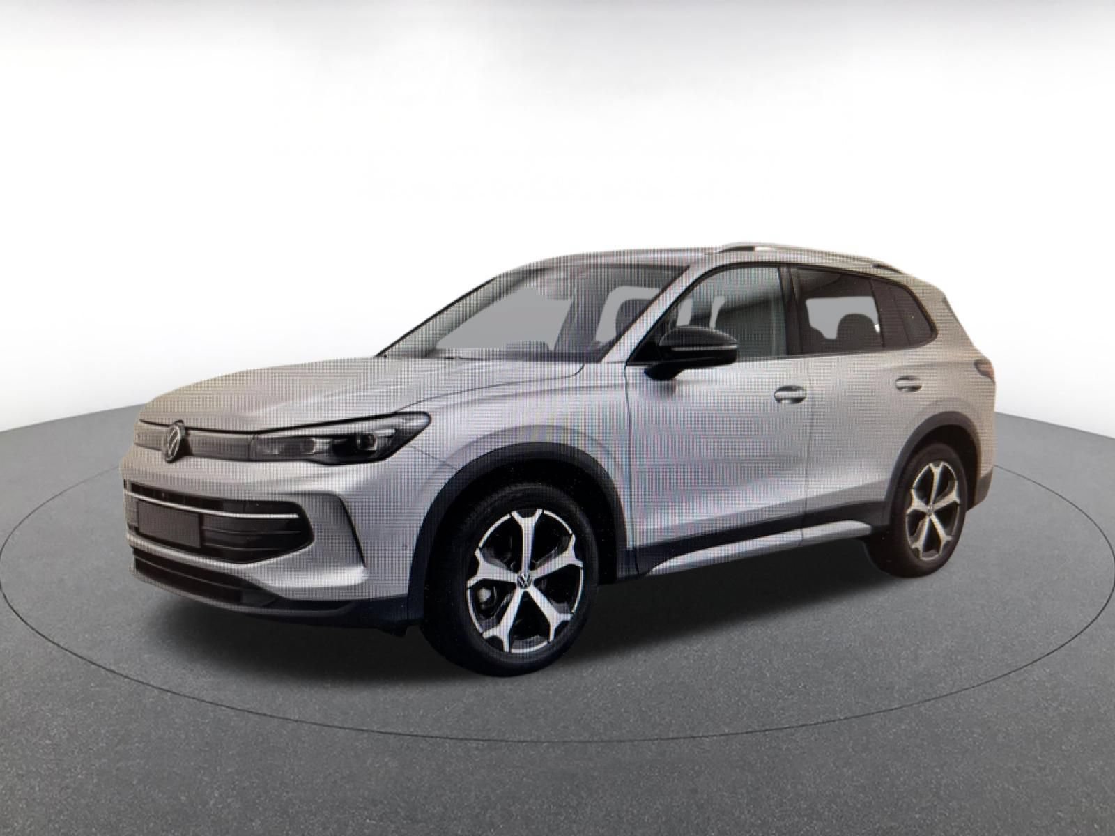 Used 2026 Volkswagen Tiguan SE AWD/4WD image 7