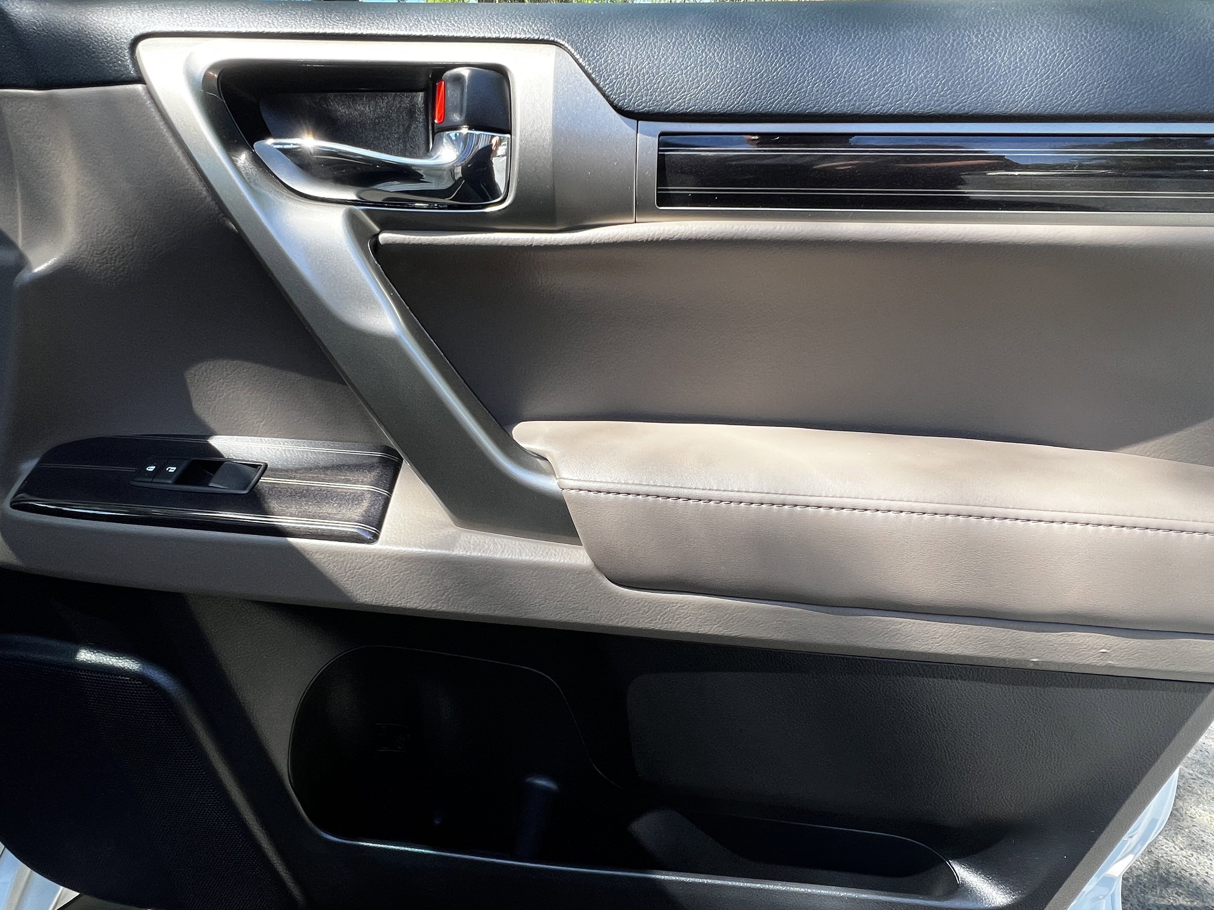 Used 2020 Lexus GX 460 Luxury w/ Accessory Package image 43