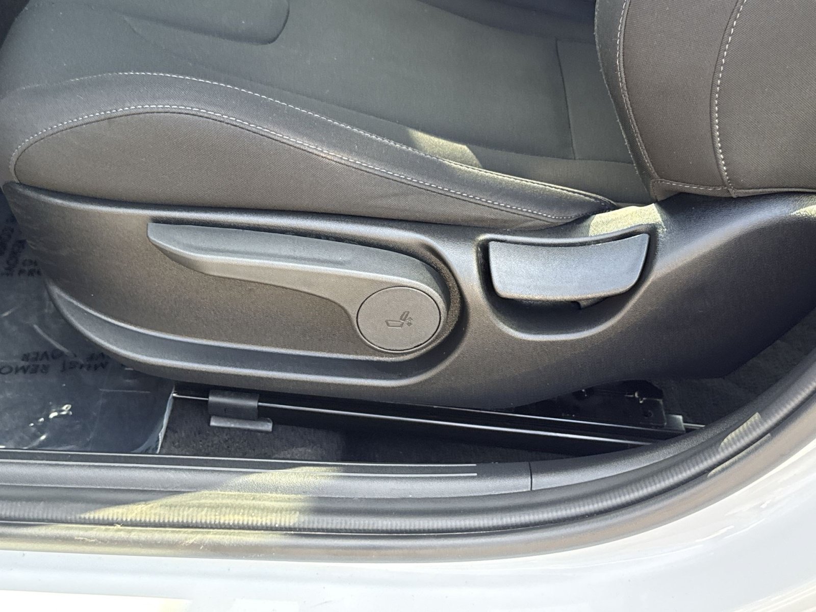 Certified 2024 Hyundai Elantra SEL FWD image 14