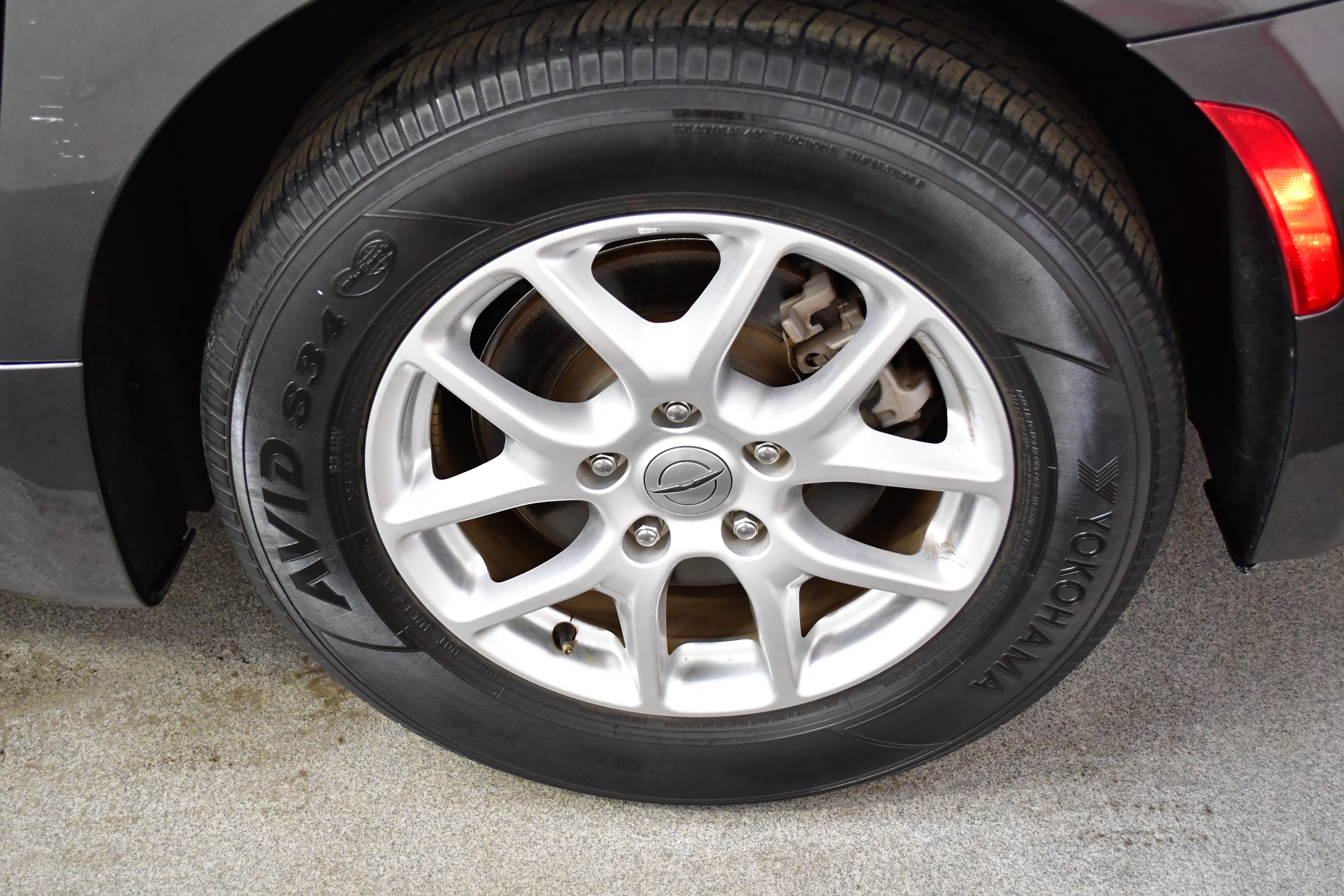 Used 2023 Chrysler Pacifica Touring-L FWD image 33