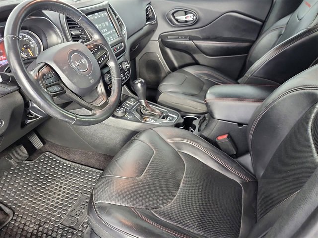 Used 2019 Jeep Cherokee Trailhawk image 10