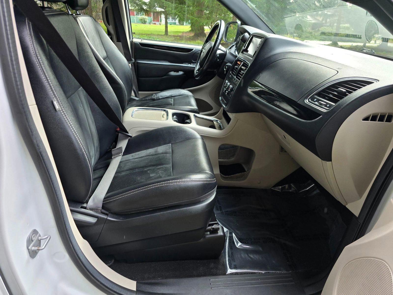 Used 2017 Dodge Grand Caravan SXT FWD image 11
