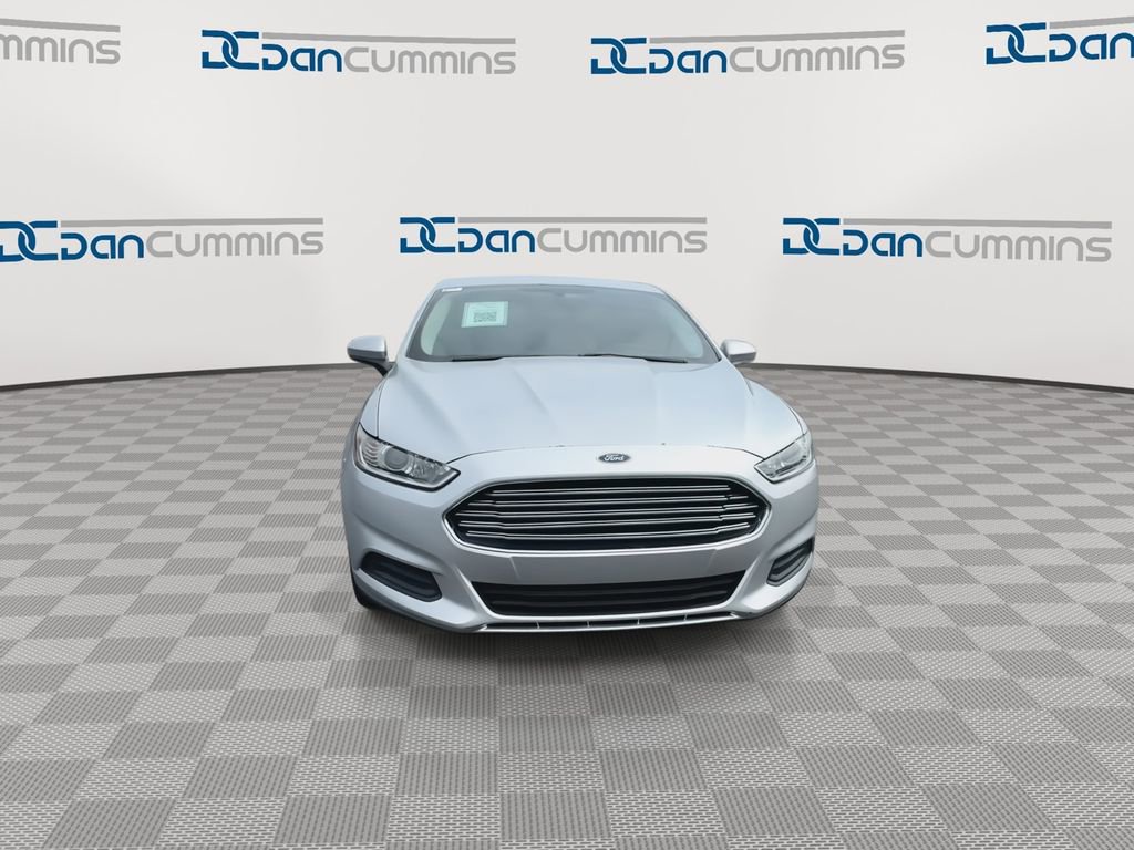 Used 2016 Ford Fusion S image 3
