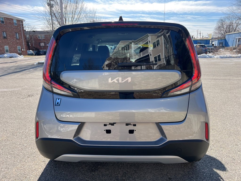 Certified 2023 Kia Soul LX image 4