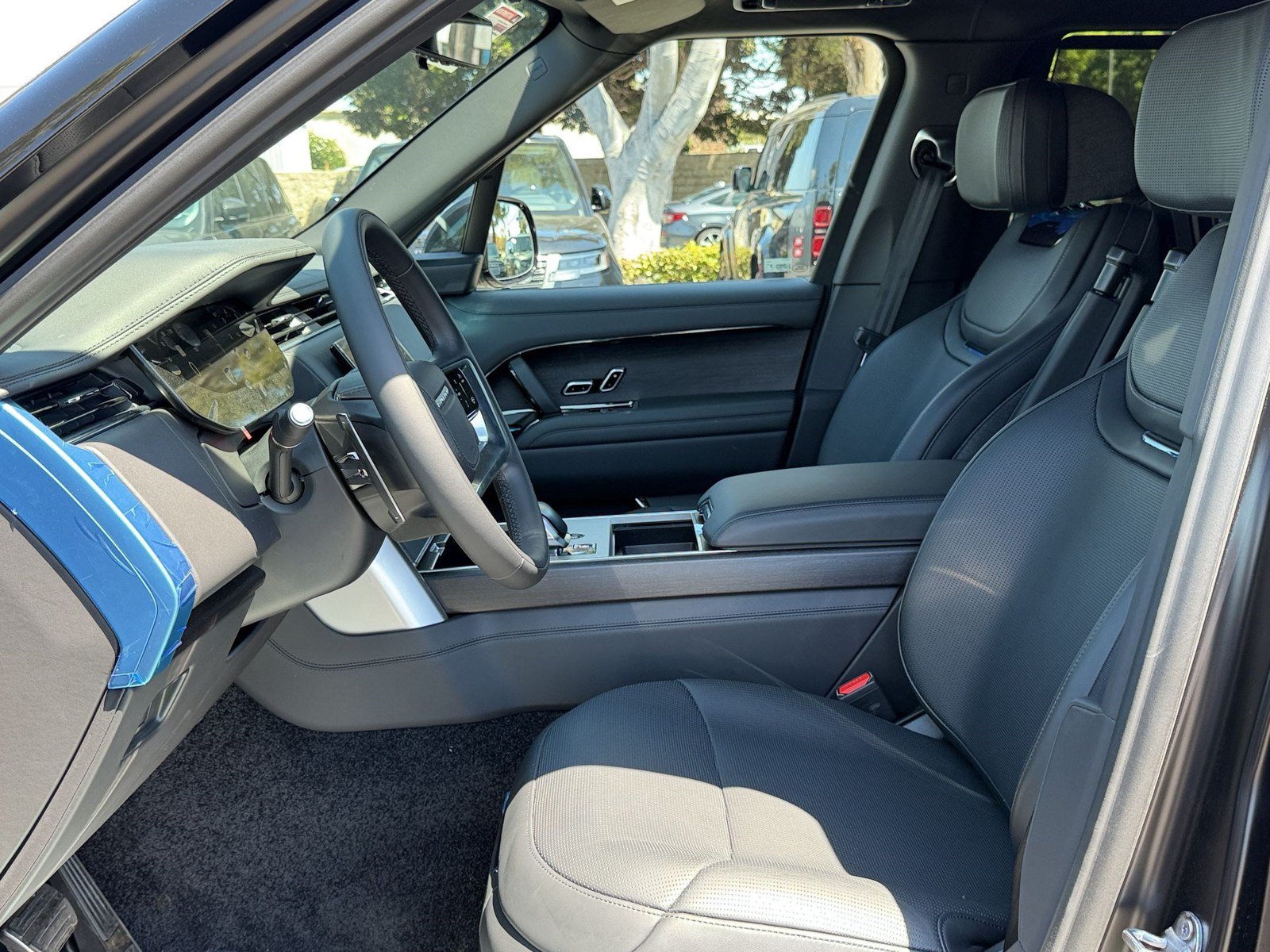 New 2026 Land Rover Range Rover SV AWD/4WD image 28