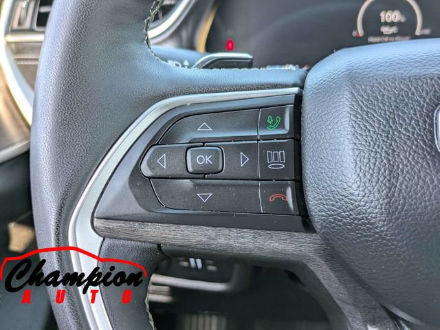 Used 2025 Jeep Grand Cherokee Limited AWD/4WD image 30