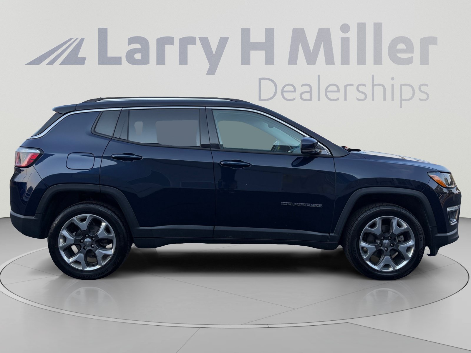 Used 2018 Jeep Compass Limited AWD/4WD image 6